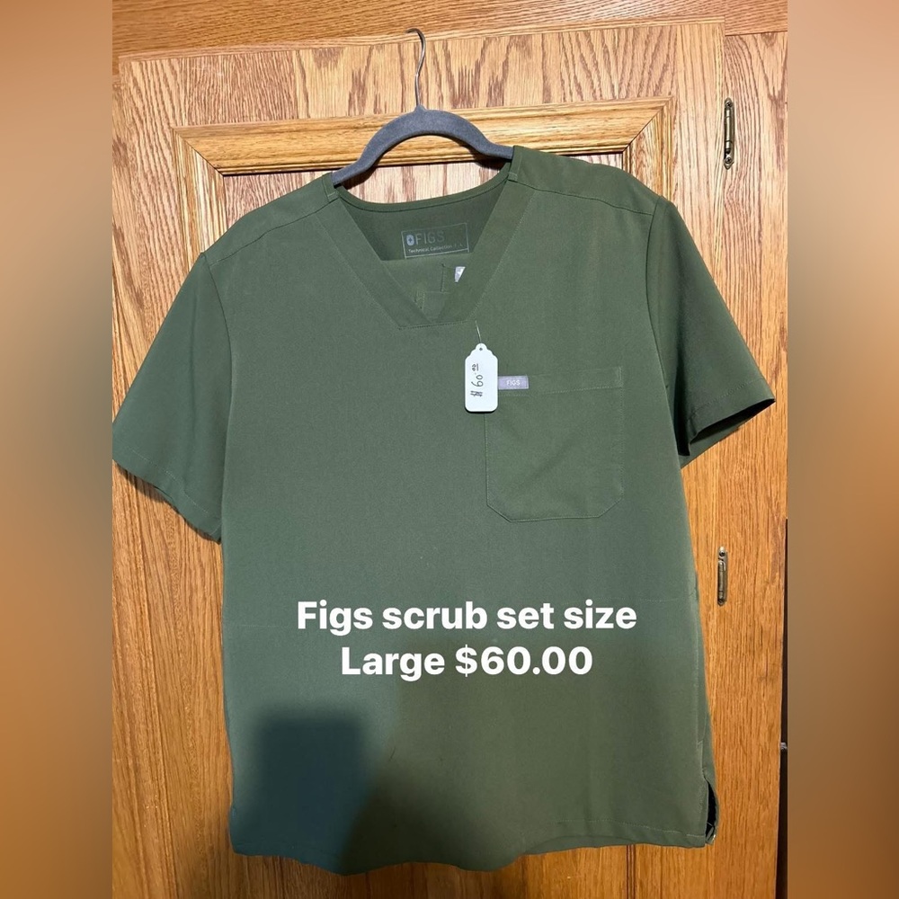 Worn once figs scrub set